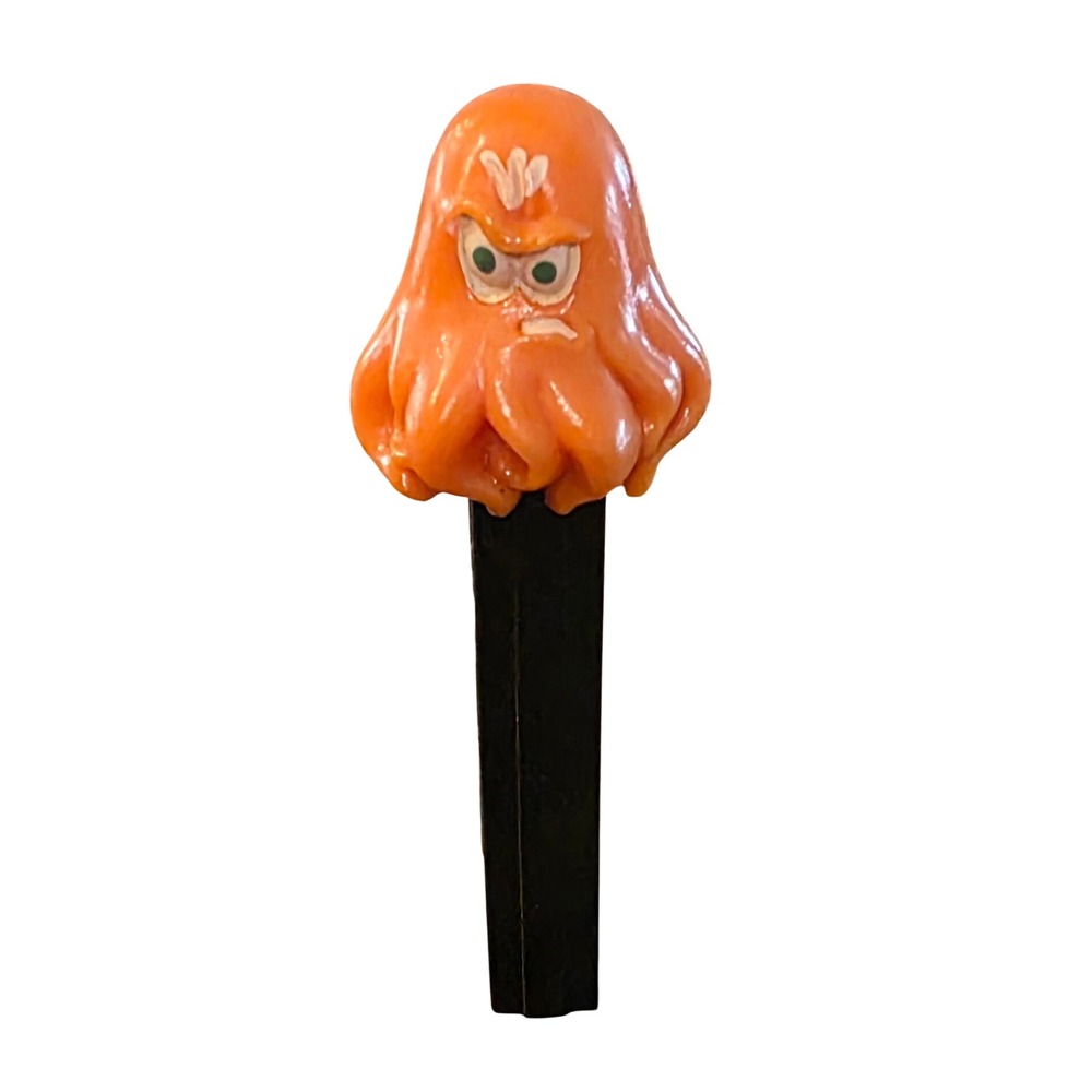 Vintage PEZ Octopus Kooky Zoo Orange Black Stem USA Patent 3.845.882 IMC 9